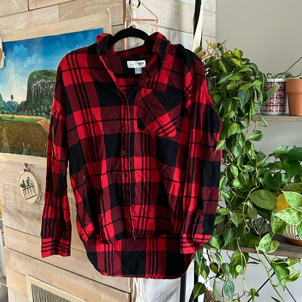 Old Navy Black and red flannel